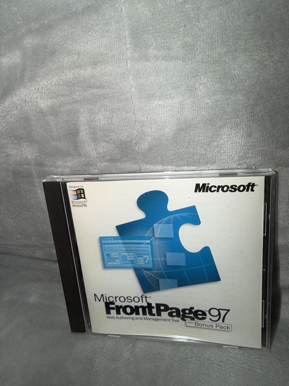 Microsoft FrontPage 97 for Windows 95 Web Authoring & Management CD-ROM w CD Key